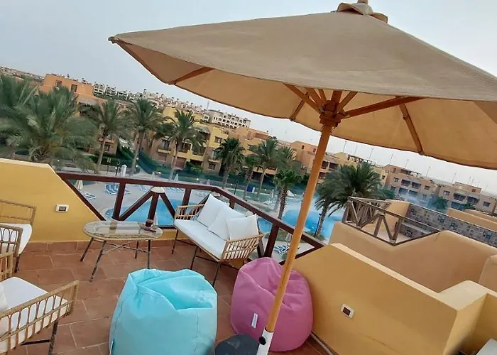 Alpesi faház Mountain View Sokhna 2, Sea And Pool View, 3 Bedrooms, Penthouse With Roof- Families Only Ajn-Szuhna
